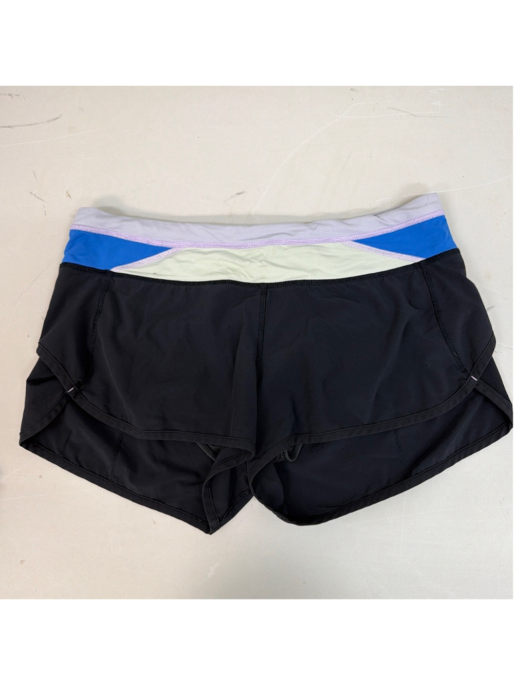 Lululemon Run: Speed Shorts Sz 8 in Black Quilt Spring!